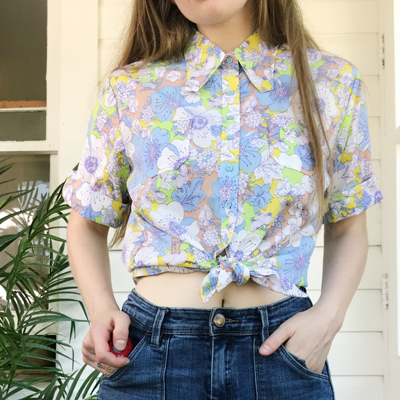 COPY - Vintage Permanent Press Floral Button Down Shirt - Picture 1 of 8